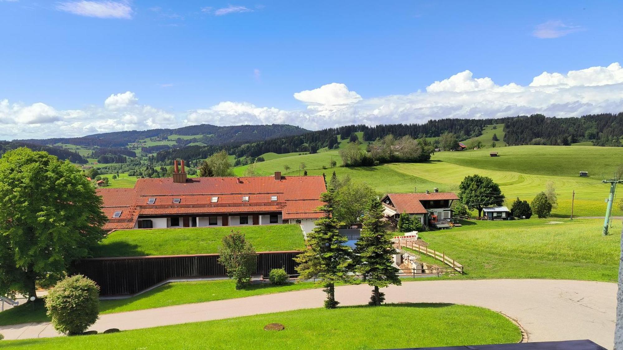 Fewo Allgaeuerle1605 Mit Hallenbad, Sauna, Tiefgarage Und Wlan Missen-Wilhams Luaran gambar